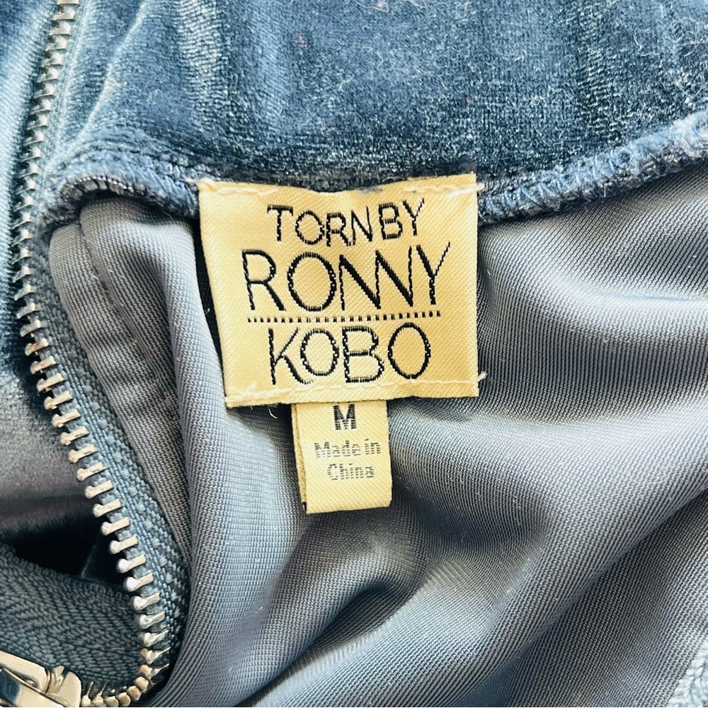 Torn By Ronny Kobo Icy Blue Velvet Sleeveless Gorgeous Peplum Top Size Medium - Picture 11 of 12